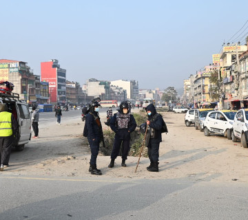 काठमाडाैंमा बन्दकाे प्रभाव न्यून, ट्याक्सी जलाउन खाेज्नेसहित ११ जना पक्राउ